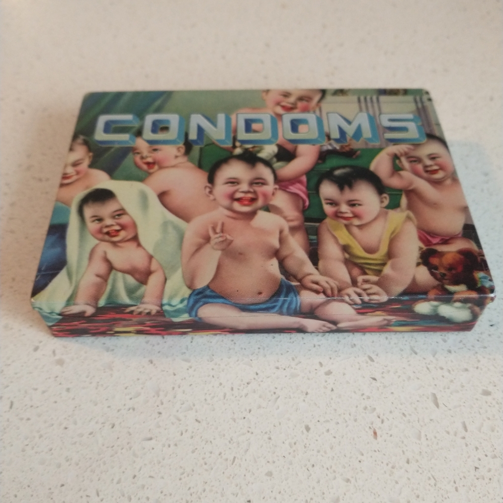 Blue Q Vintage Tin Funny Cigarette Tin